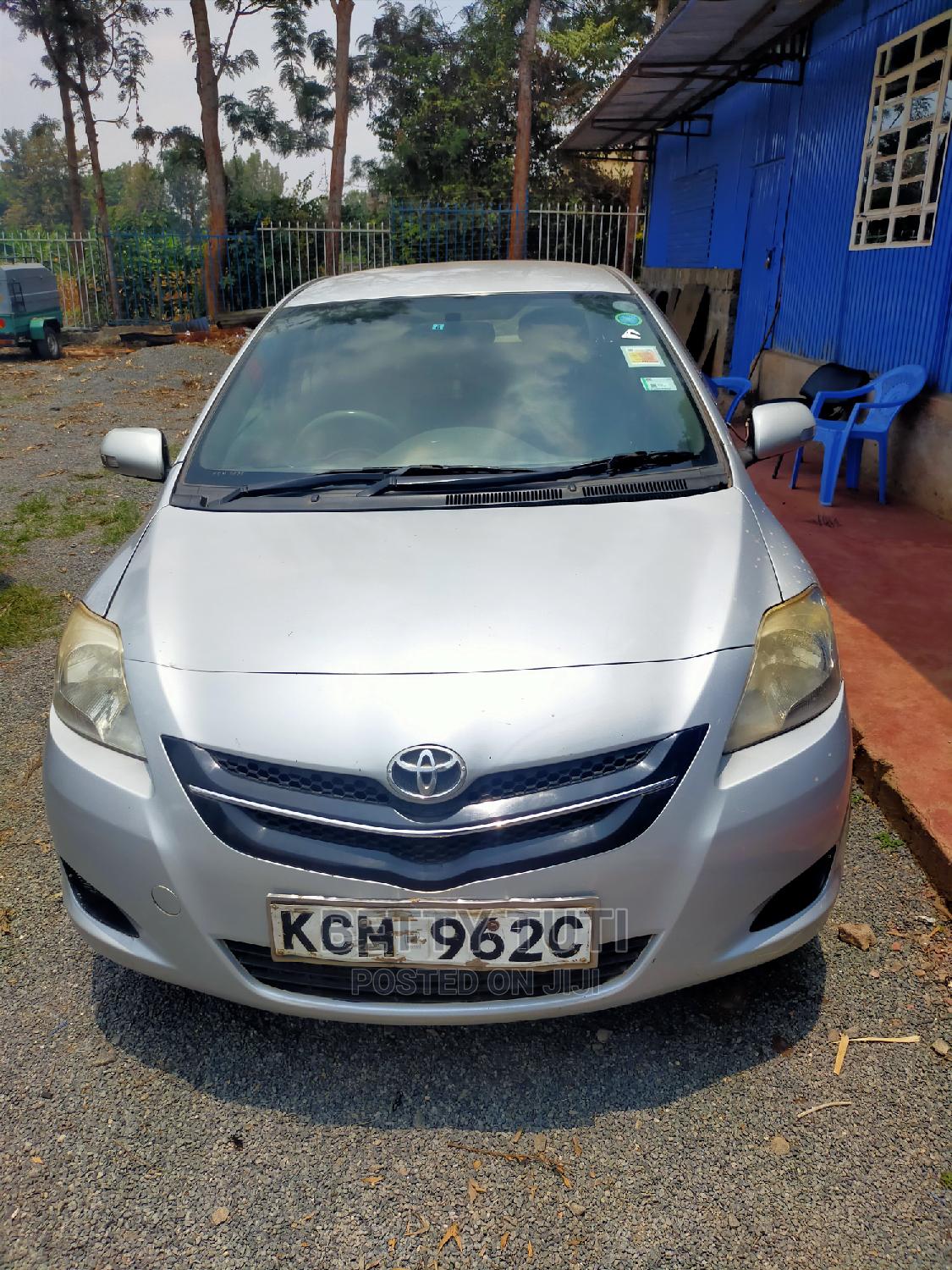 Toyota Belta 2009 Silver