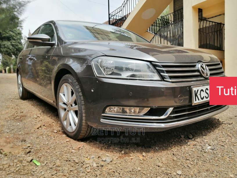 Volkswagen Passat 2011 Gray